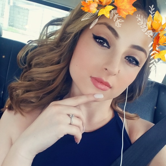 Meet your Posher, Alexzandria - Picture 2 of 2